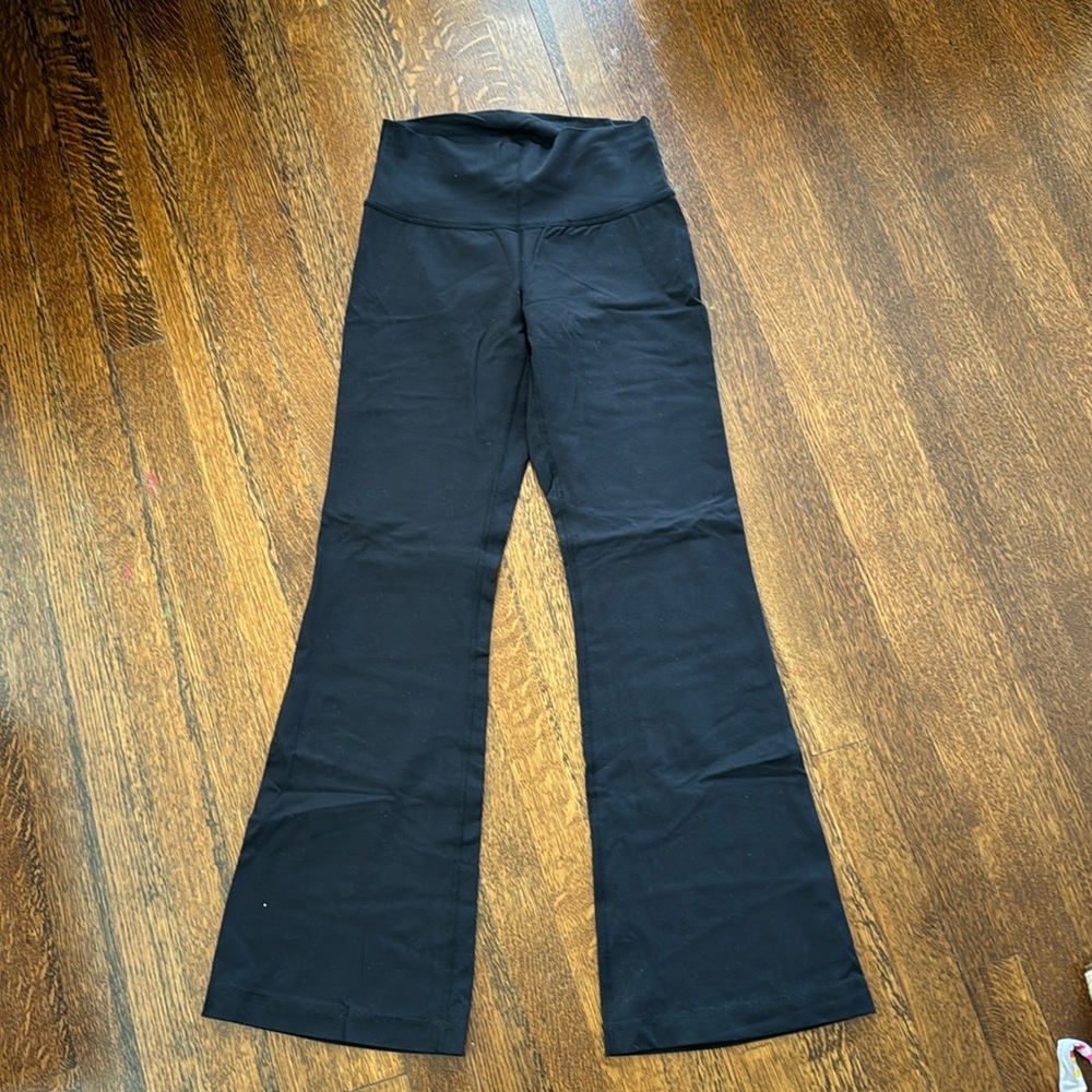 Black Lululemon flare leggings size 6